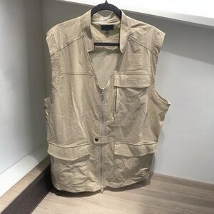 ***SOLD*** BNWOT XL TravelSmith Beige Utility Vest